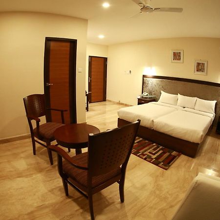 D Breeze Suites Devanahalli Exteriör bild