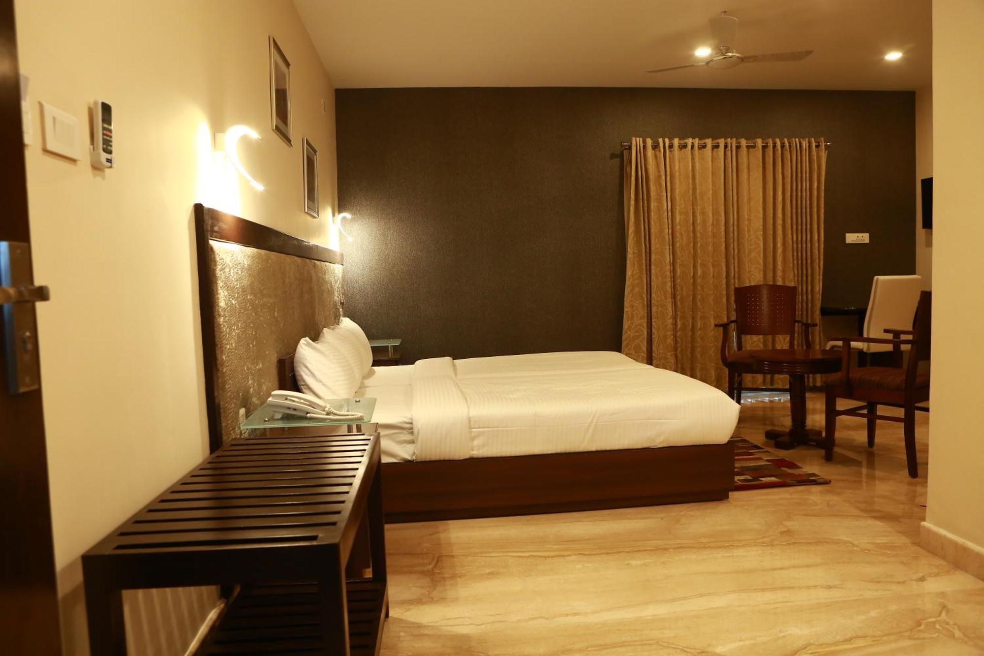 D Breeze Suites Devanahalli Exteriör bild