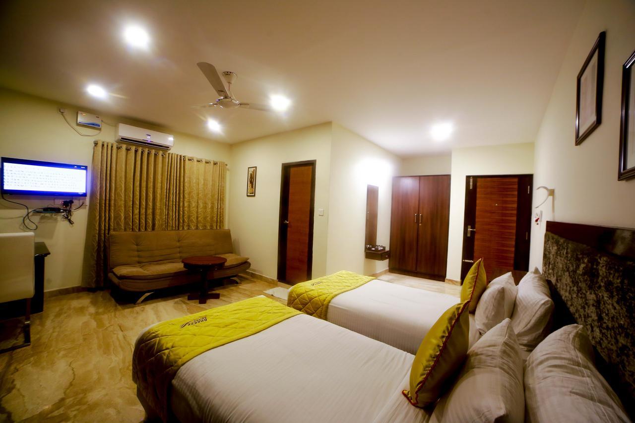D Breeze Suites Devanahalli Exteriör bild