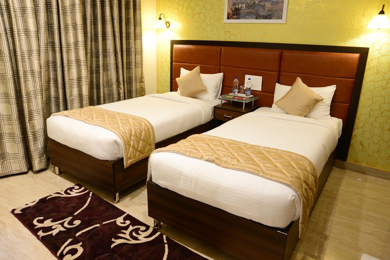 D Breeze Suites Devanahalli Exteriör bild