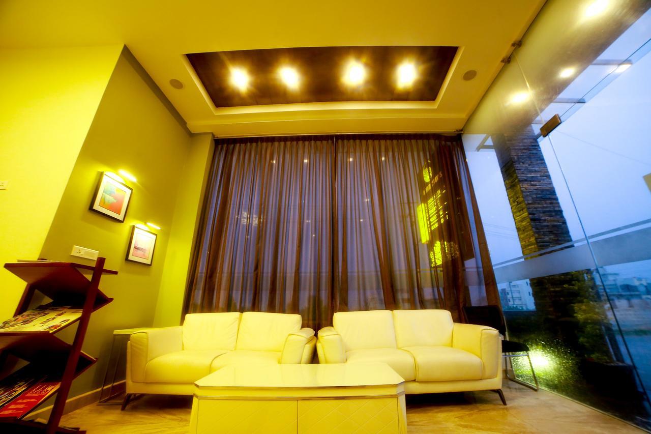 D Breeze Suites Devanahalli Exteriör bild