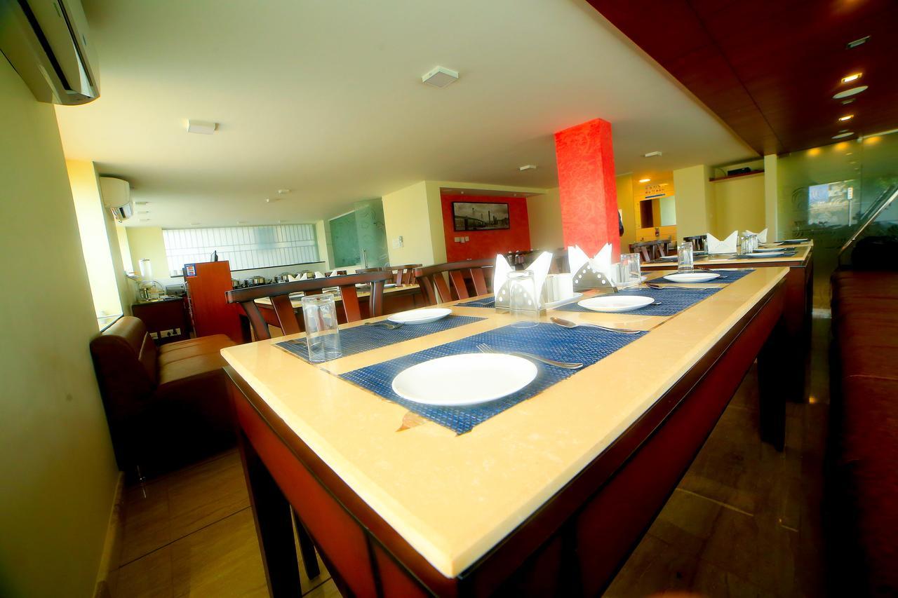 D Breeze Suites Devanahalli Rum bild